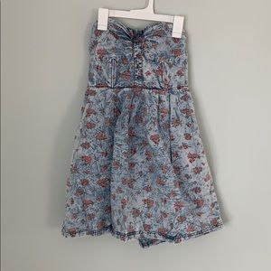 Strapless patterned dress